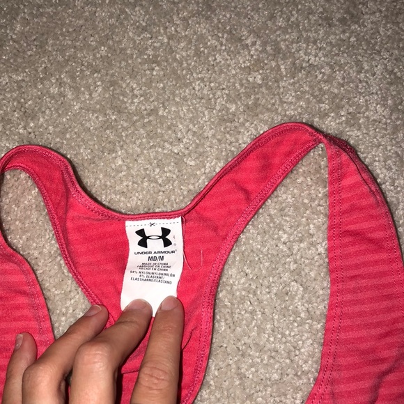 Under Armour women’s workout tank - Picture 2 of 3